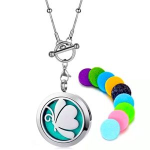 Aromatherapy oil diffuser locket necklace
